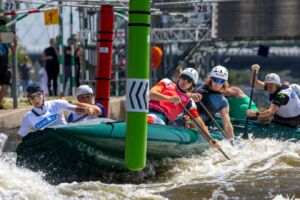 Evropský pohár v raftingu v Troji přinesl napínavé souboje, vyrovnané výkony i překvapivý výsledek. Češi v mezinárodní konkurenci obstáli