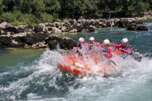 Češi vybojovali pět medailí hned na úvod Mistrovství světa juniorů v raftingu