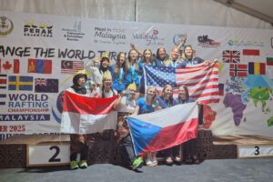 Češi si z&nbsp;Mistrovství světa v&nbsp;raftingu v&nbsp;Malajsii odváží čtyři tituly absolutních mistrů světa